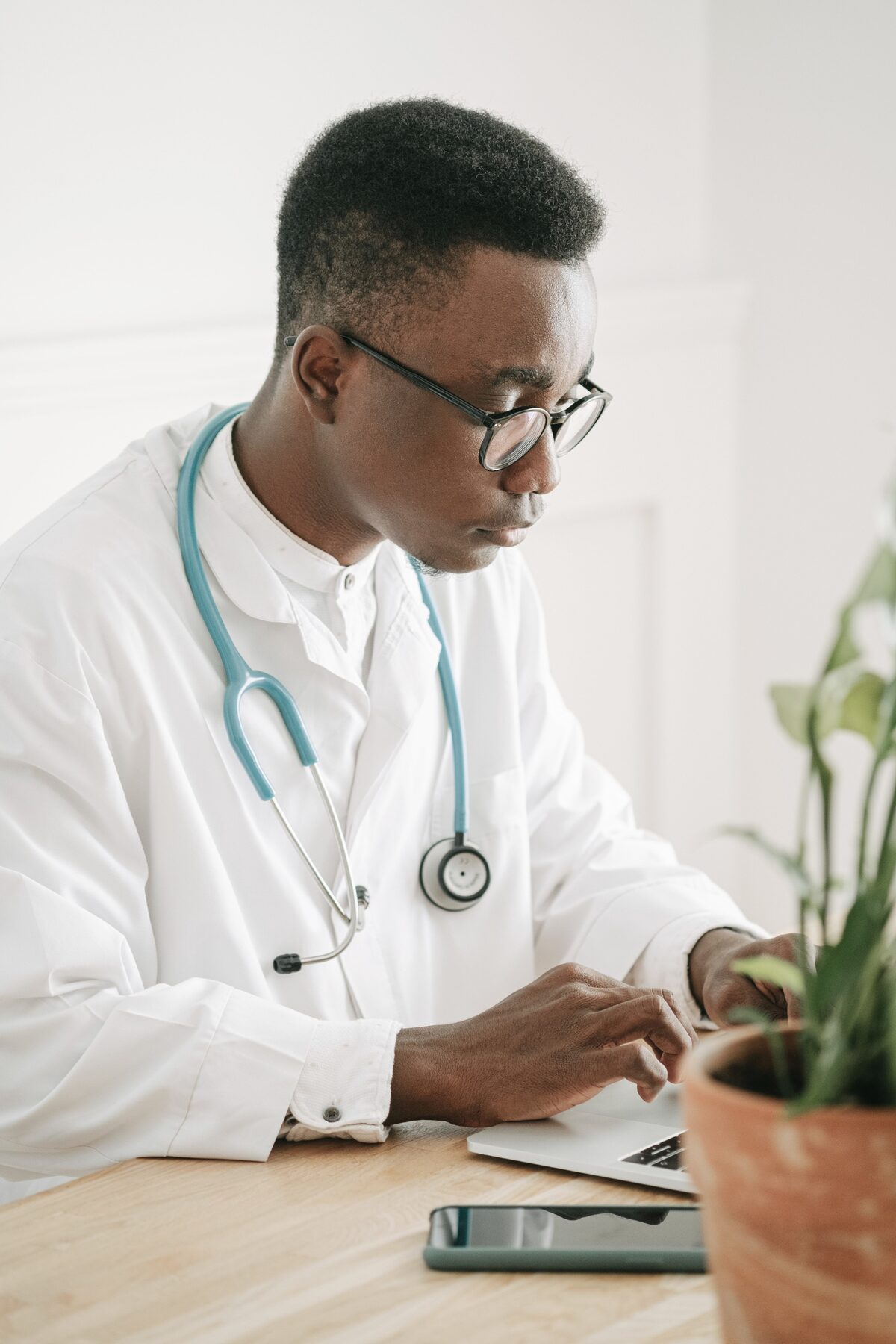 Social media management for concierge medicine practices by Dolly Social